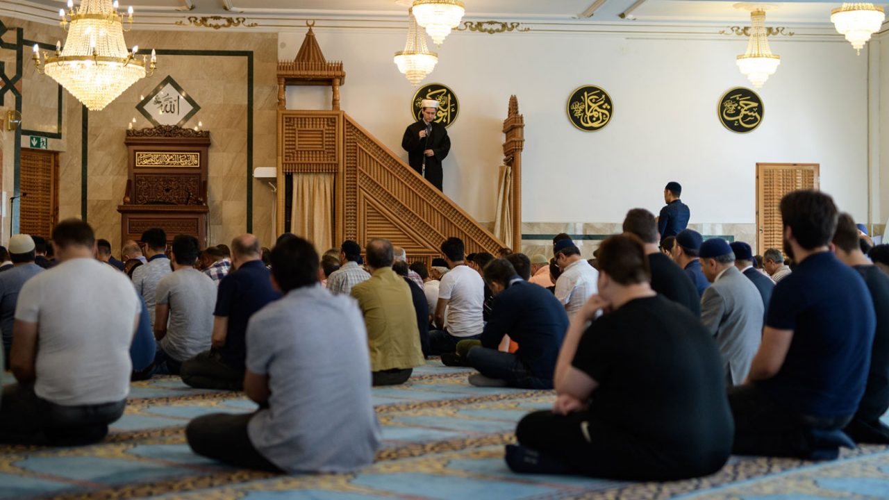 Imam beim Gebet
